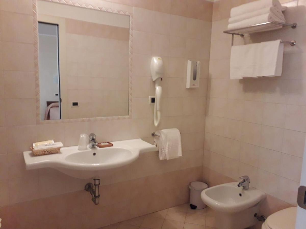 Albergo Ristorante Campanile Azzurro Villafranca Padovana Dış mekan fotoğraf