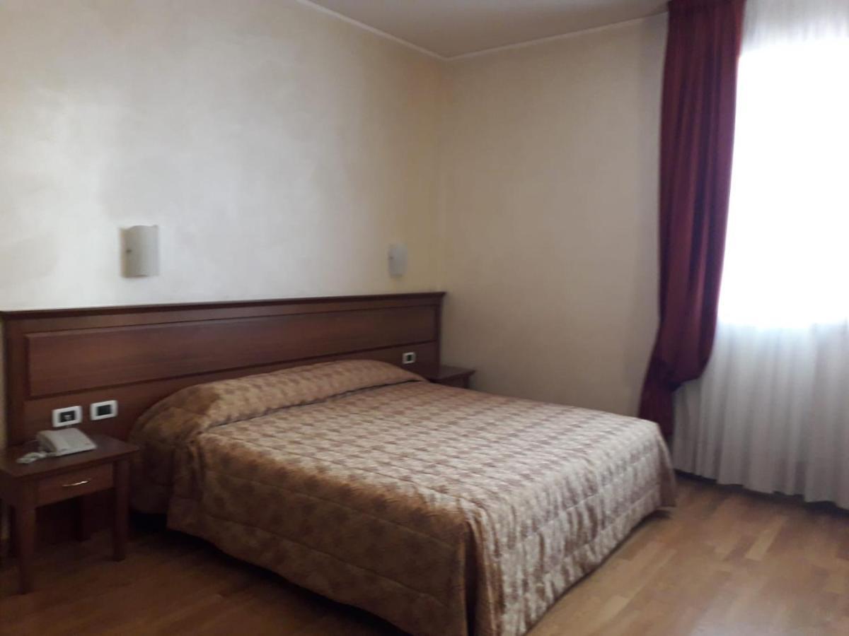Albergo Ristorante Campanile Azzurro Villafranca Padovana Dış mekan fotoğraf